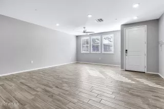 Photo #3: 6902960 Listing 