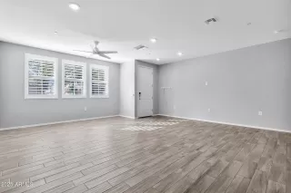 Photo #6: 6902960 Listing 