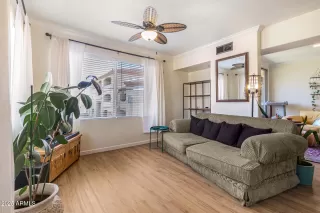 Photo #6: 6903244 Listing 