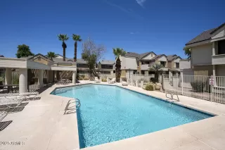 Photo #6: 6903307 Listing