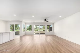 Photo #4: 6903459 Listing 