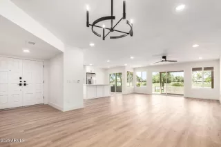 Photo #5: 6903459 Listing 