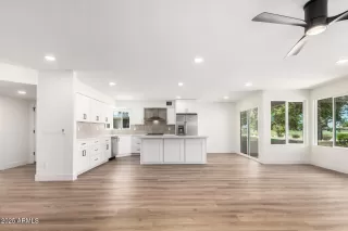 Photo #6: 6903459 Listing 