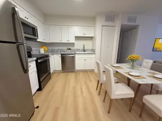 Photo #3: 6903510 Listing