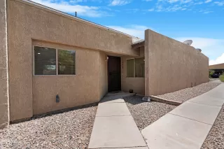 More Details about MLS # 6903521 : 916 S MELODY LANE
