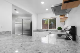 Photo #2: 6903521 Listing 