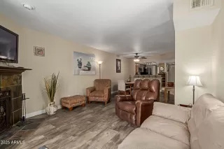 Photo #6: 6903779 Listing 