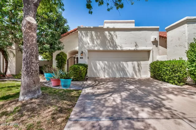 MLS: 6903783 Condo For Sale