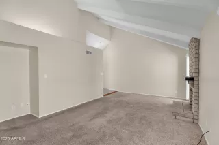 Photo #4: 6903822 Listing