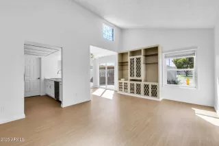 Photo #2: 6903960 Listing 