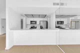 Photo #4: 6903960 Listing 