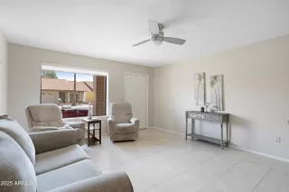 Photo #5: 6904047 Listing