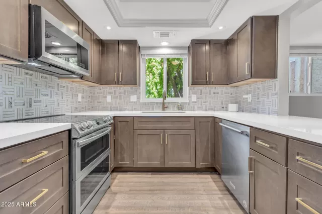 MLS: 6904205 Condo For Sale