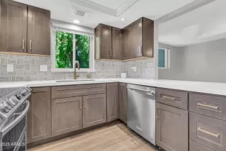 Photo #5: 6904205 Listing 