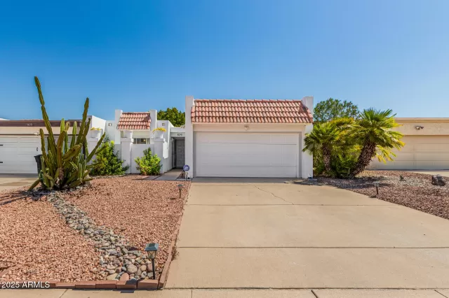 MLS: 6904499 Condo For Sale