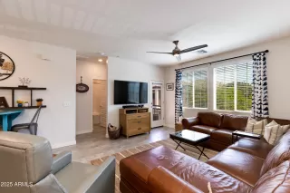 Photo #3: 6904552 Listing