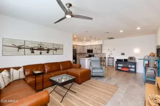 Photo #5: 6904552 Listing