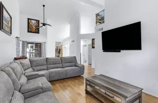 Photo #1: 6904555 Listing 