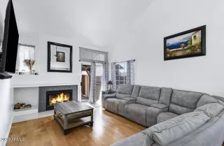Photo #5: 6904555 Listing 