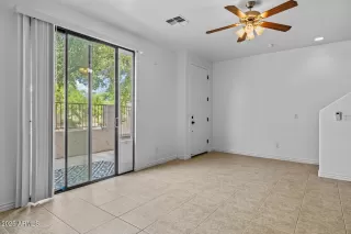 Photo #6: 6904560 Listing