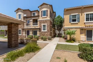 Photo #5: 6904645 Listing