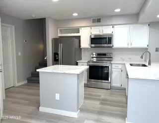 Photo #3: 6904900 Listing 