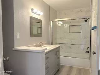 Photo #6: 6904900 Listing 