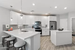 Photo #1: 6904927 Listing 