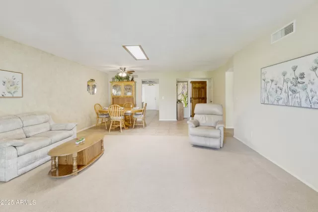 MLS: 6904999 Condo For Sale