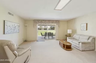 Photo #4: 6904999 Listing