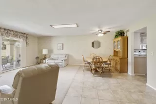 Photo #5: 6904999 Listing