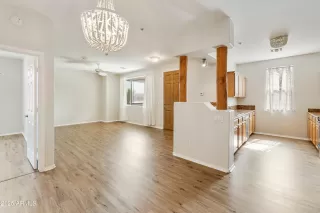 Photo #6: 6905152 Listing