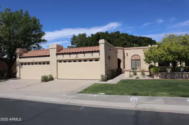 MLS: 6905173 Condo For Sale