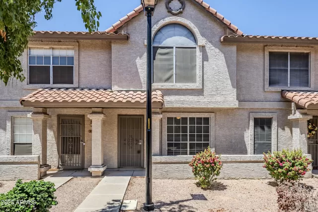 MLS: 6905239 Condo For Sale