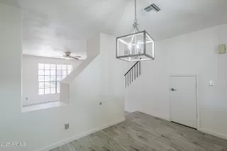 Photo #4: 6905239 Listing