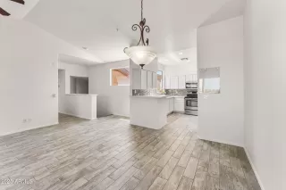 Photo #2: 6905447 Listing