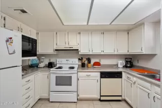 Photo #5: 6905603 Listing 