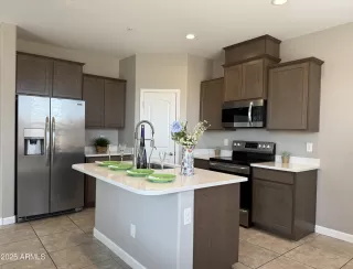 Photo #5: 6905668 Listing 