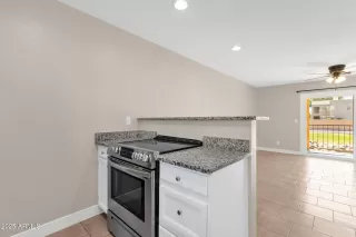 Photo #6: 6905692 Listing 