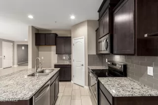 Photo #6: 6905946 Listing 