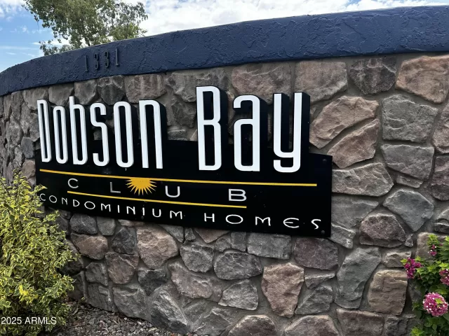 MLS: 6906013 Condo For Sale