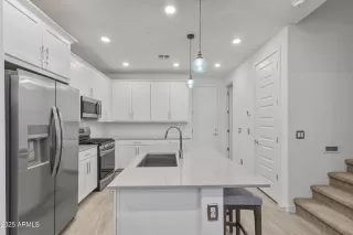 Photo #3: 6906091 Listing