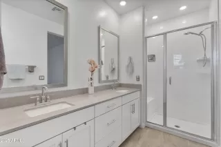 Photo #5: 6906091 Listing