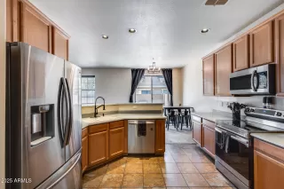 Photo #2: 6906100 Listing 