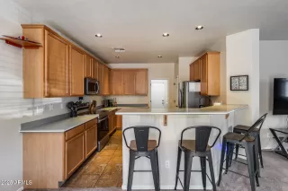 Photo #6: 6906100 Listing 