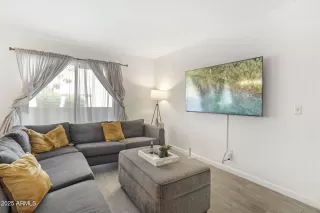 Photo #3: 6906136 Listing 