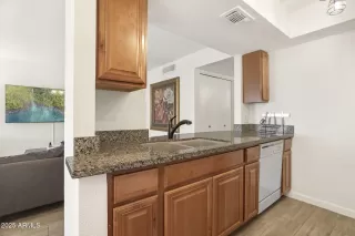 Photo #4: 6906136 Listing 