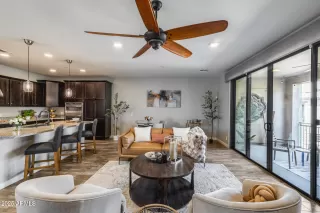 Photo #4: 6906308 Listing 