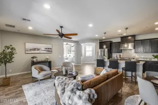 Photo #6: 6906308 Listing 