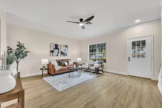 Photo #3: 6906312 Listing